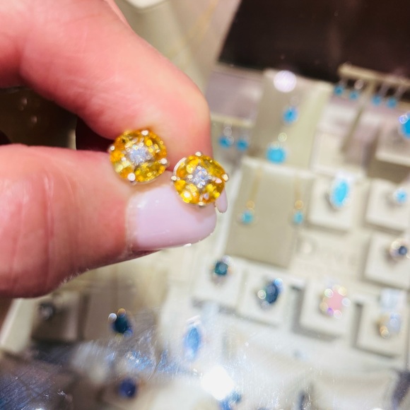 YELLOW SAPPHIRE & DIAMOND MARQUISE STUD EARRINGS - Picture 5 of 10